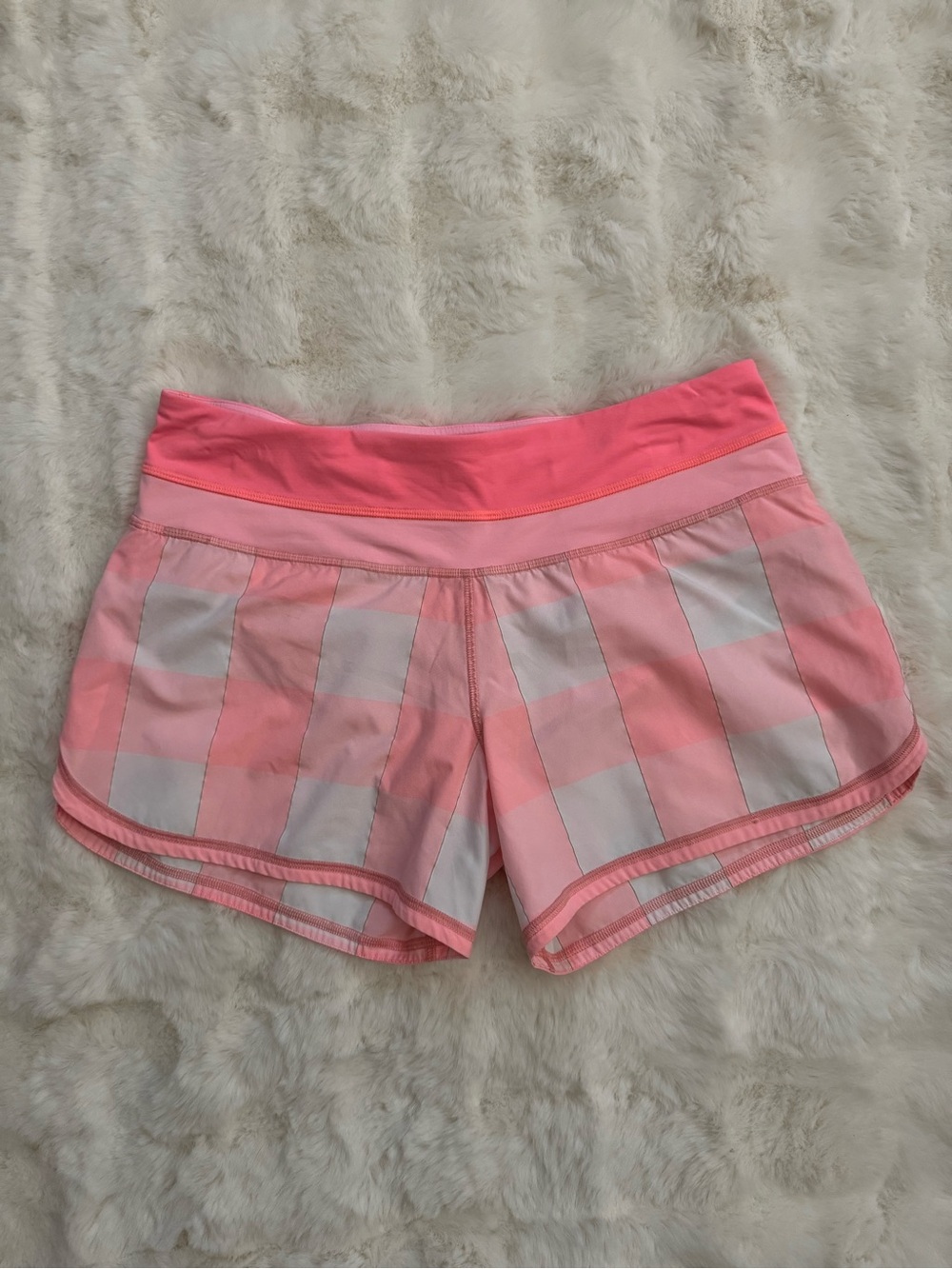 Lululemon Gingham Groovey Run Shorts! VGUC